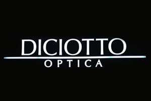 Logo Diciotto Óptica - Albrook Mall